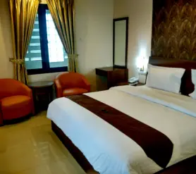 DELUXE ROOM